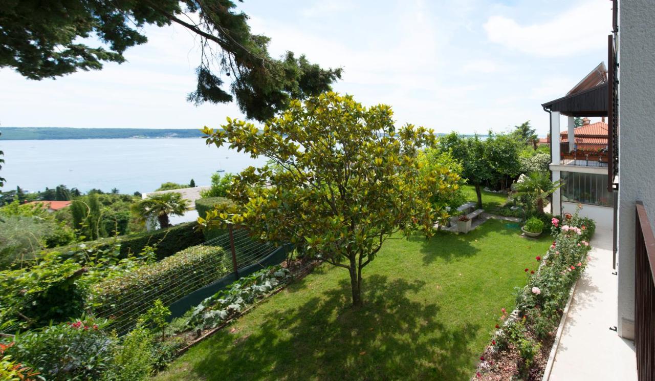 Beautiful Apartment With Picturesque View And Free Parking Portoroz Exterior foto